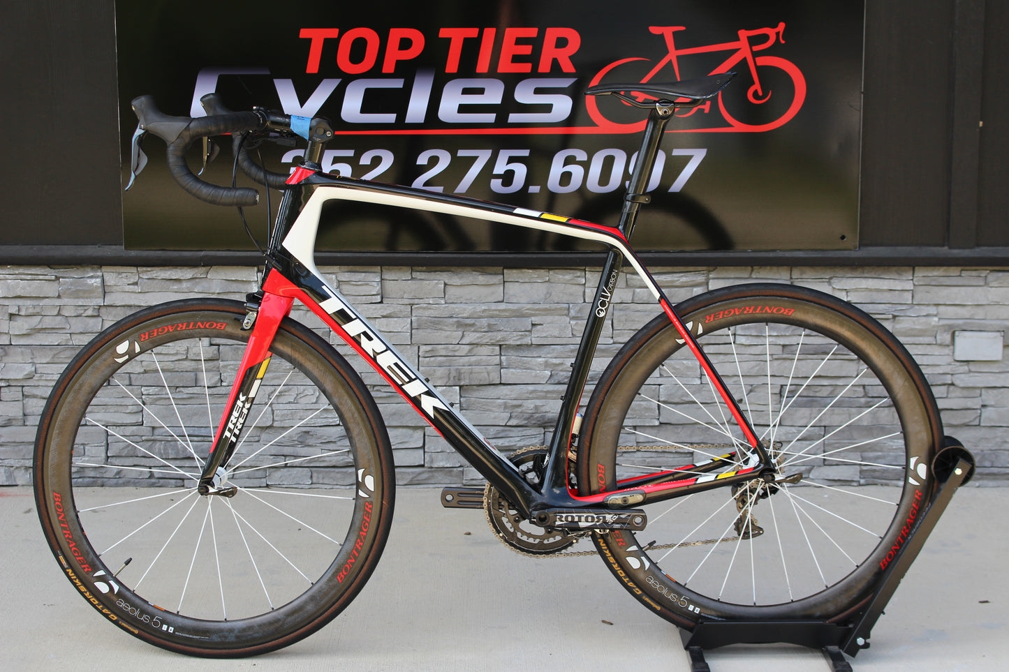 2013 Trek Madone 7.9- Di2- 15lbs- Race Wheels