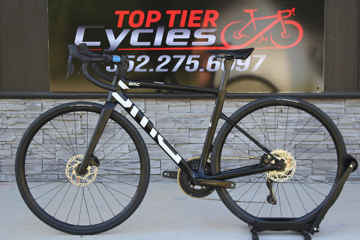 2027 BMC Teammachine SLR Two Di2- 18lbs- NEW!