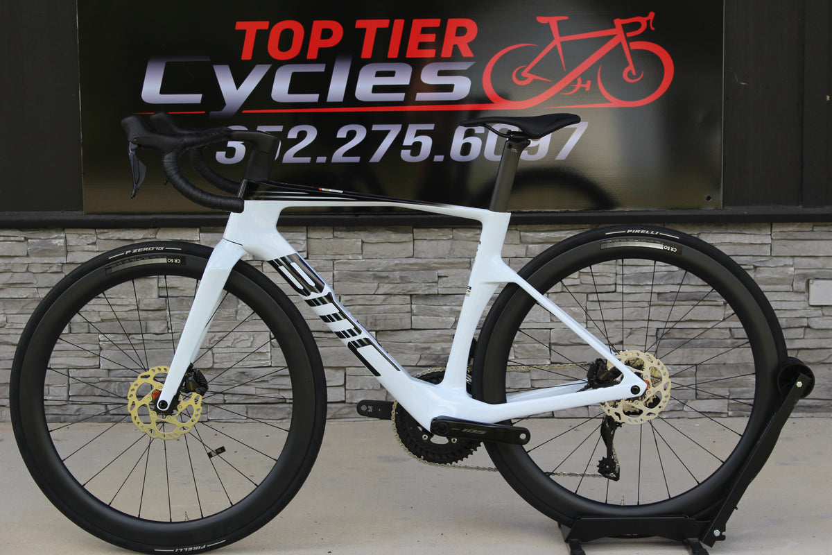 2026 BMC Teammachine R01 Aero- Di2- 17lbs- NEW!