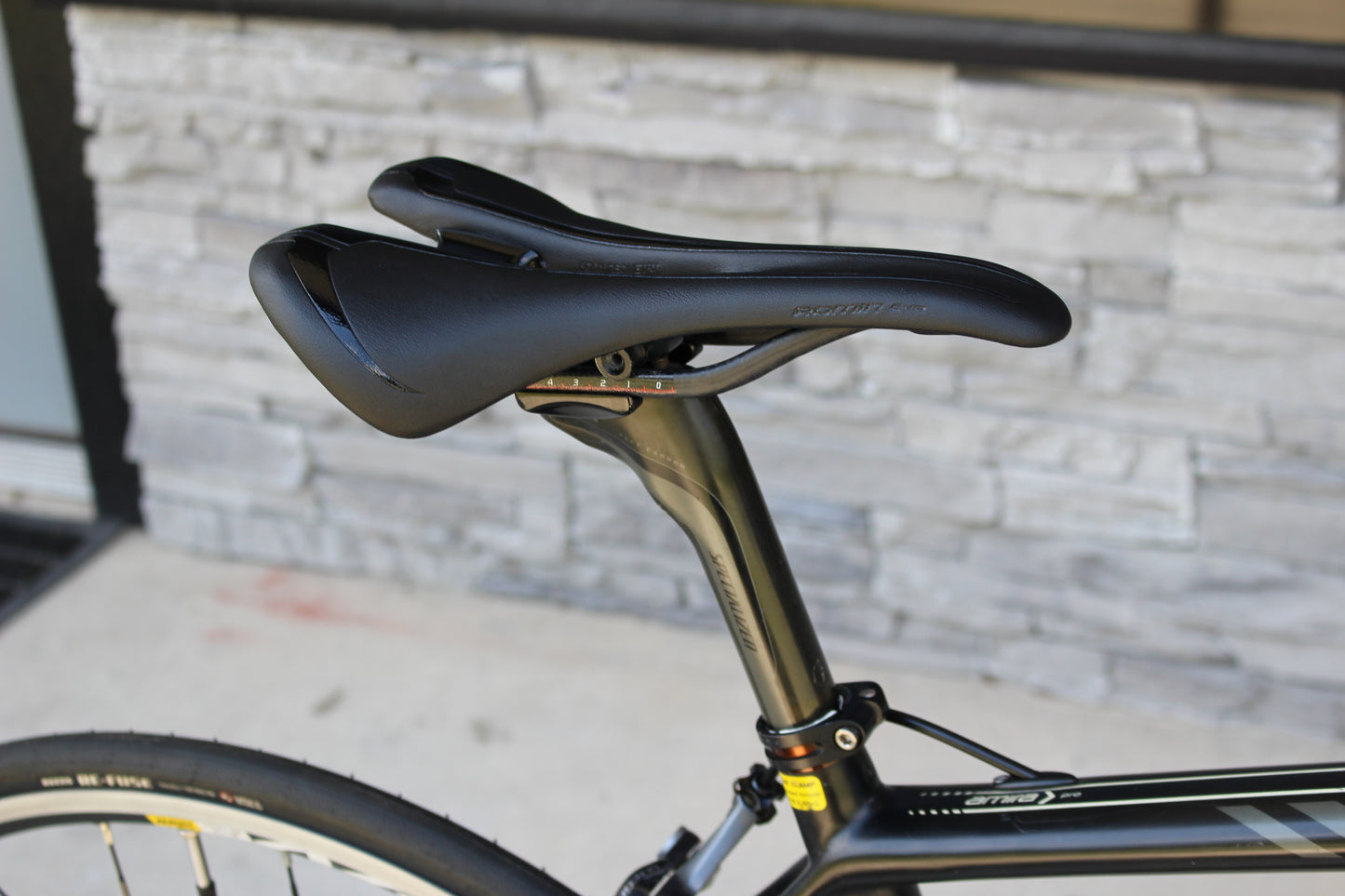 2012 Specialized Amira Pro Di2- Womens- 16lbs