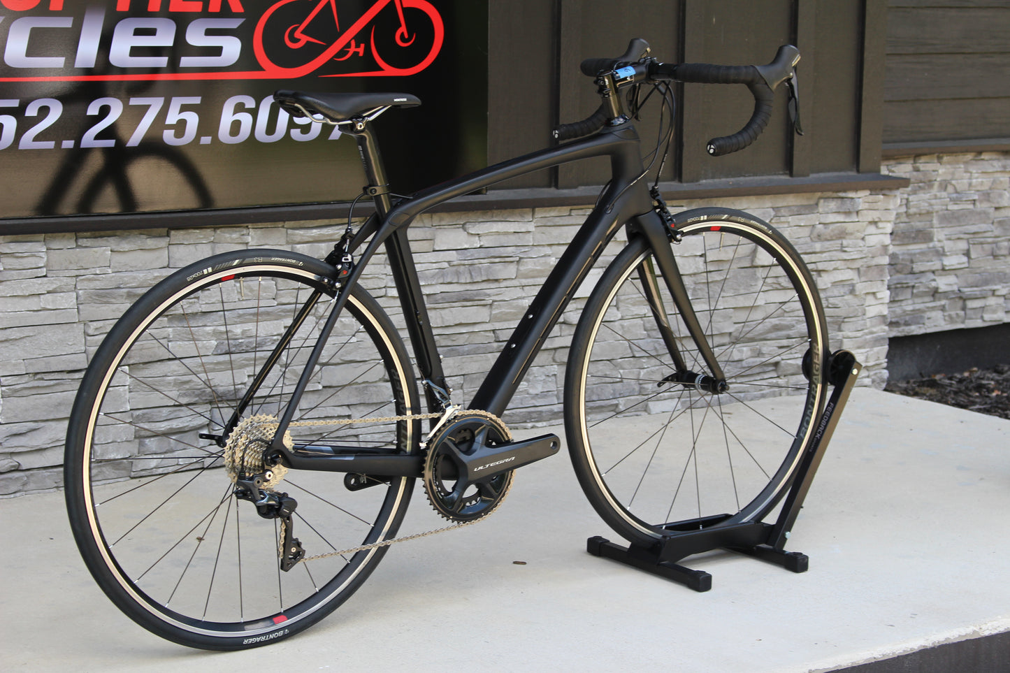 2017 Trek Domane SLR 6 - 16 lbs - Nearly New