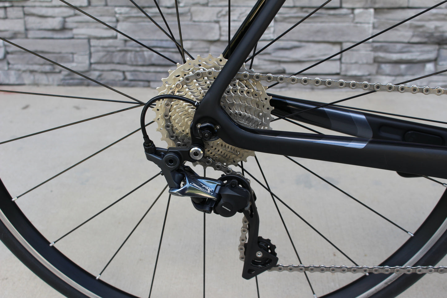2017 Trek Domane SLR 6 - 16 lbs - Nearly New