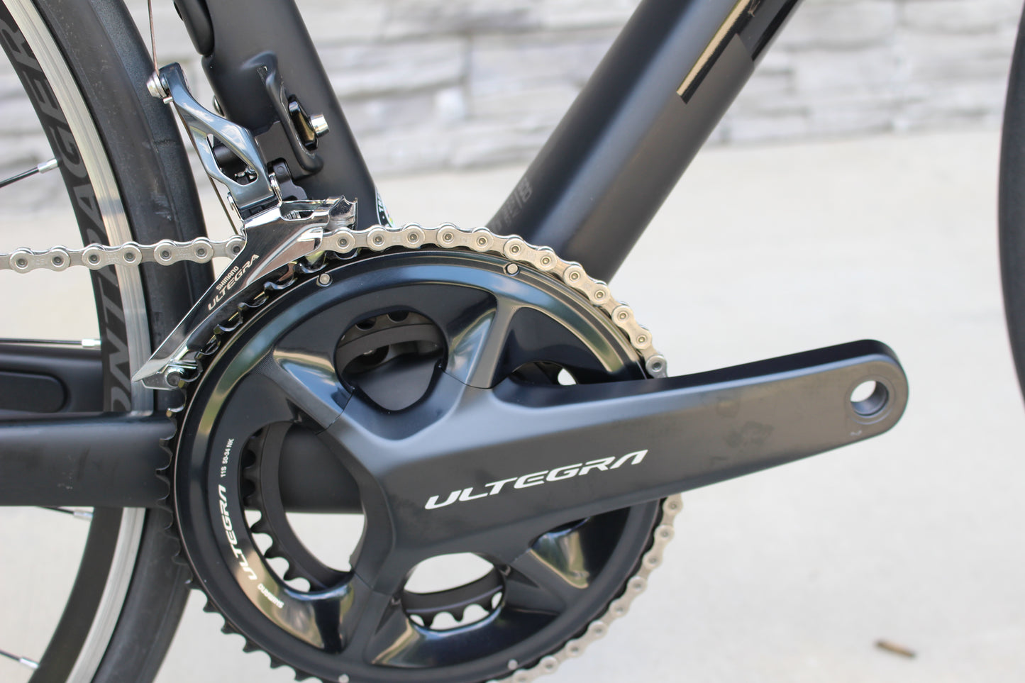 2017 Trek Domane SLR 6 - 16 lbs - Nearly New