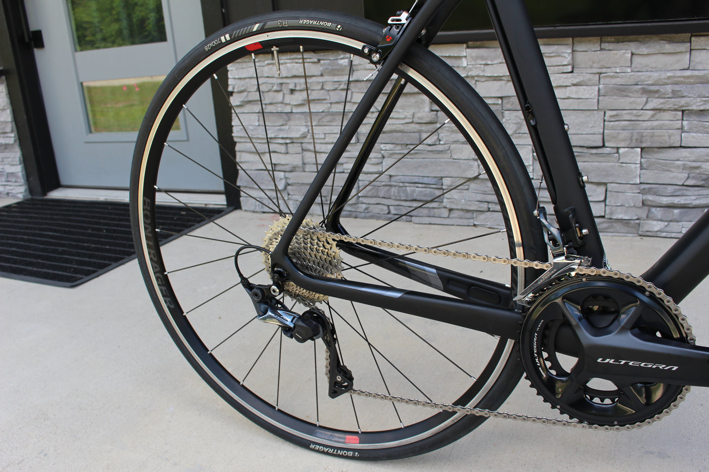 2017 Trek Domane SLR 6 - 16 lbs - Nearly New