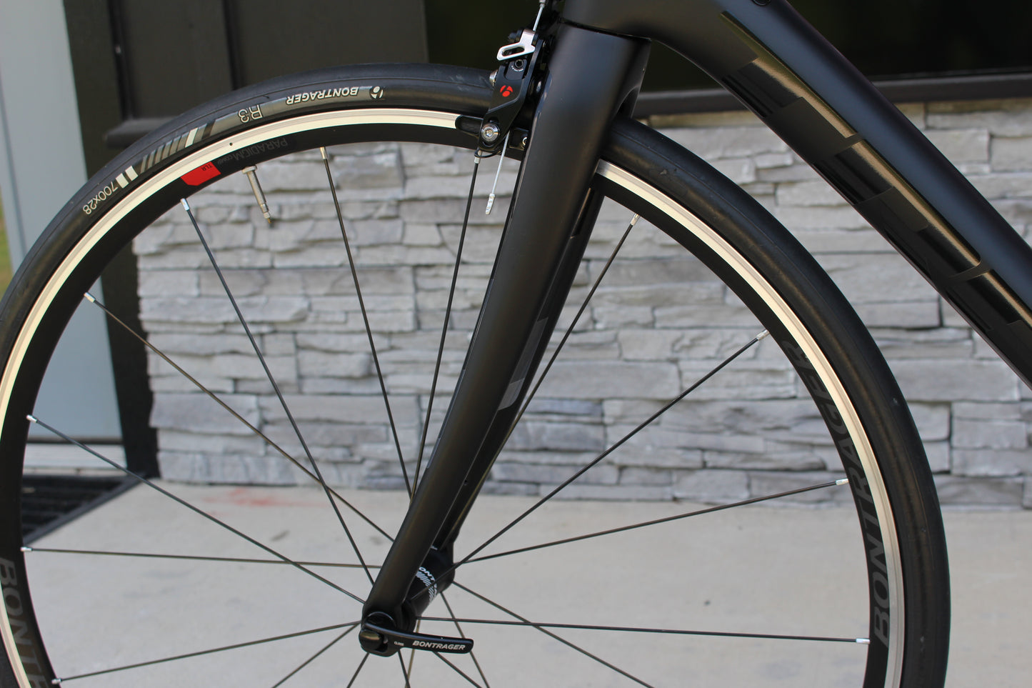 2017 Trek Domane SLR 6 - 16 lbs - Nearly New