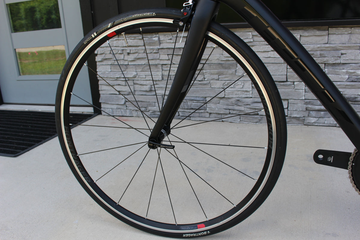 2017 Trek Domane SLR 6 - 16 lbs - Nearly New