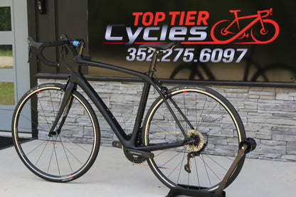 2017 Trek Domane SLR 6 - 16 lbs - Nearly New