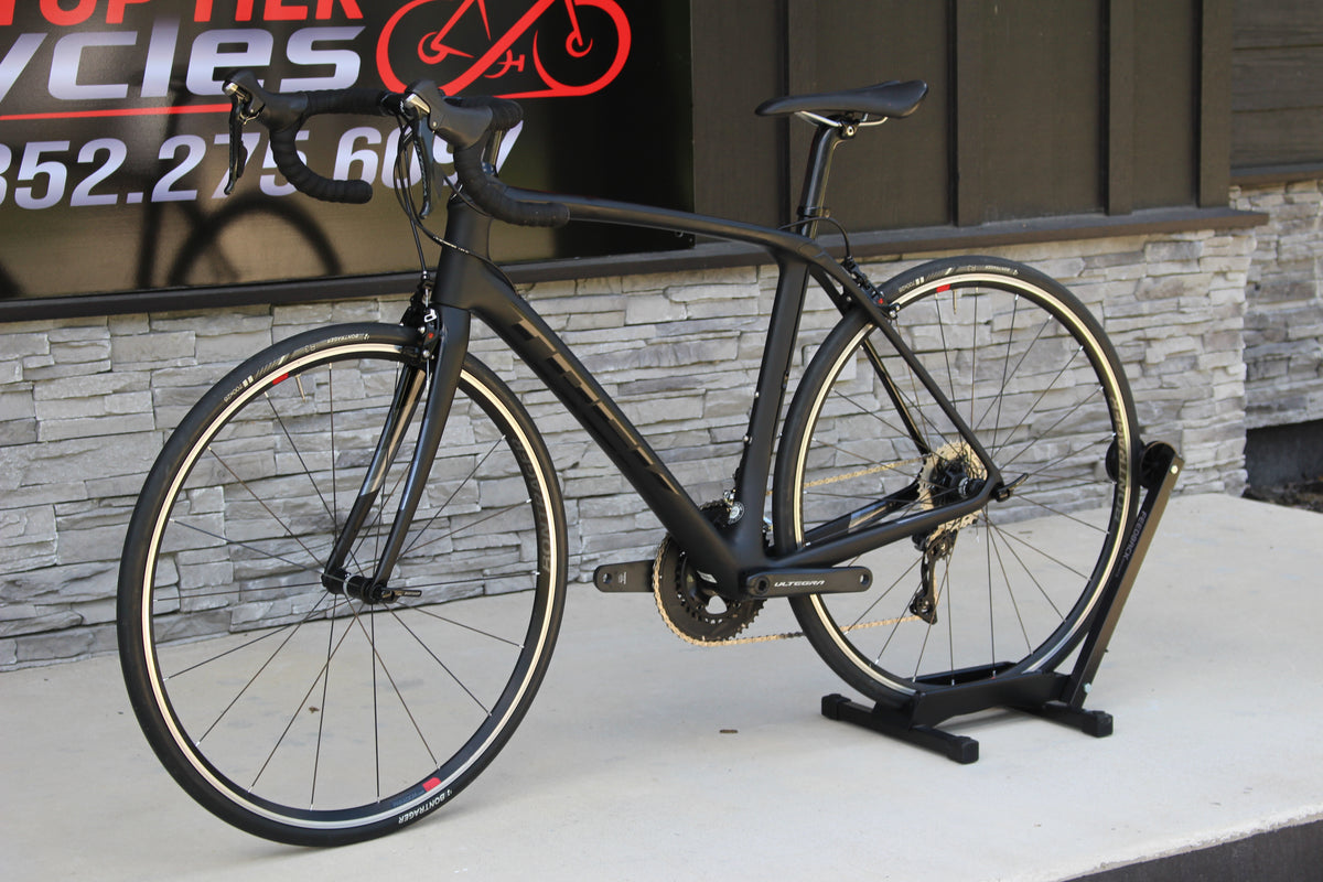 2017 Trek Domane SLR 6 - 16 lbs - Nearly New