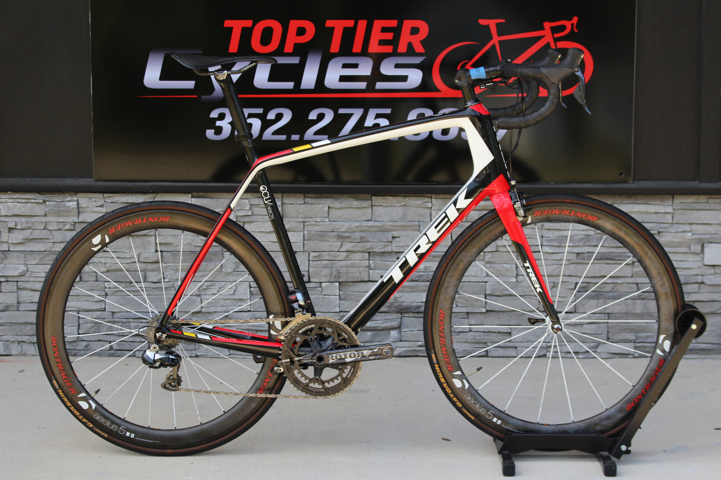 2013 Trek Madone 7.9- Di2- 15lbs- Race Wheels