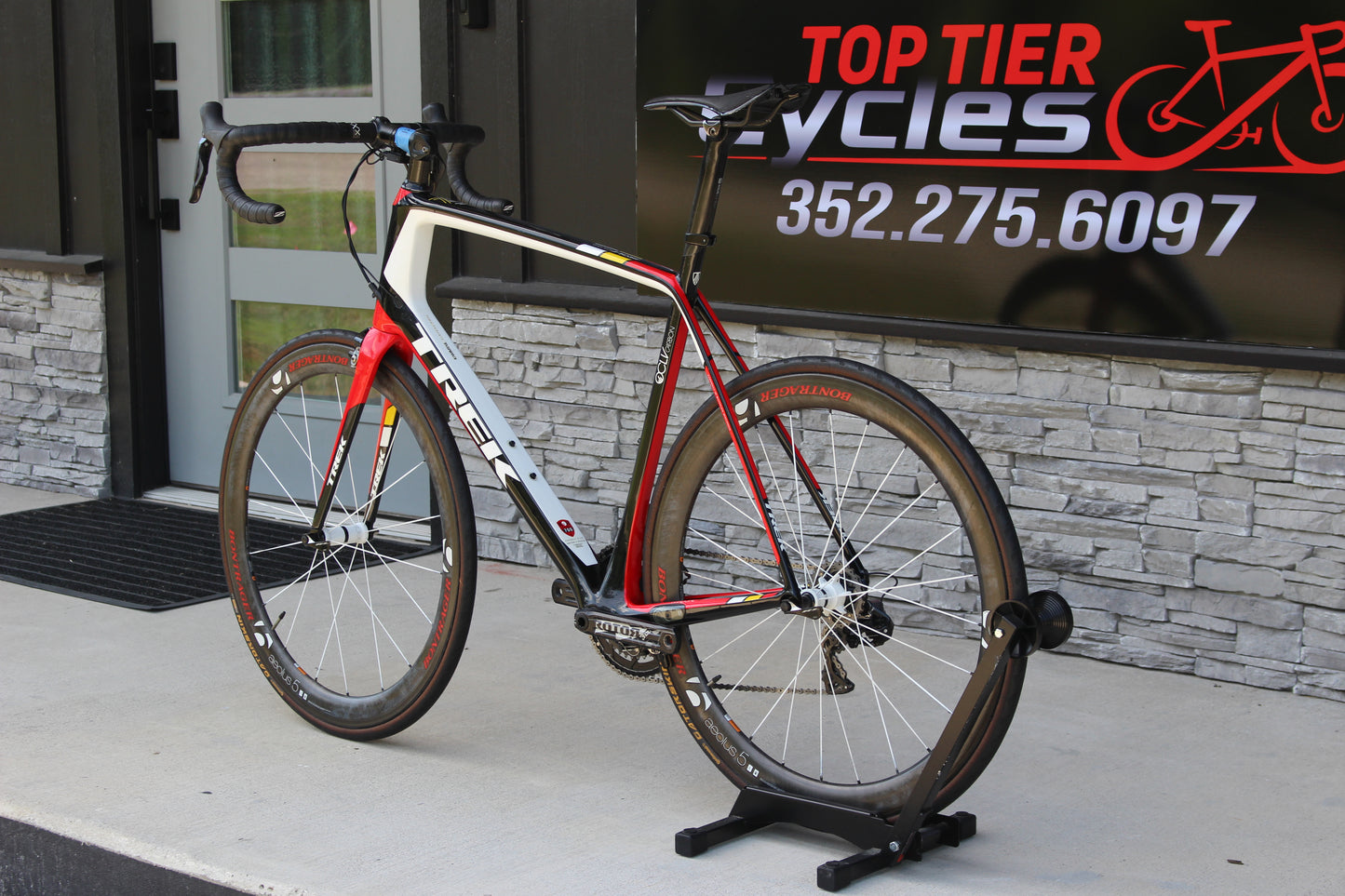 2013 Trek Madone 7.9- Di2- 15lbs- Race Wheels