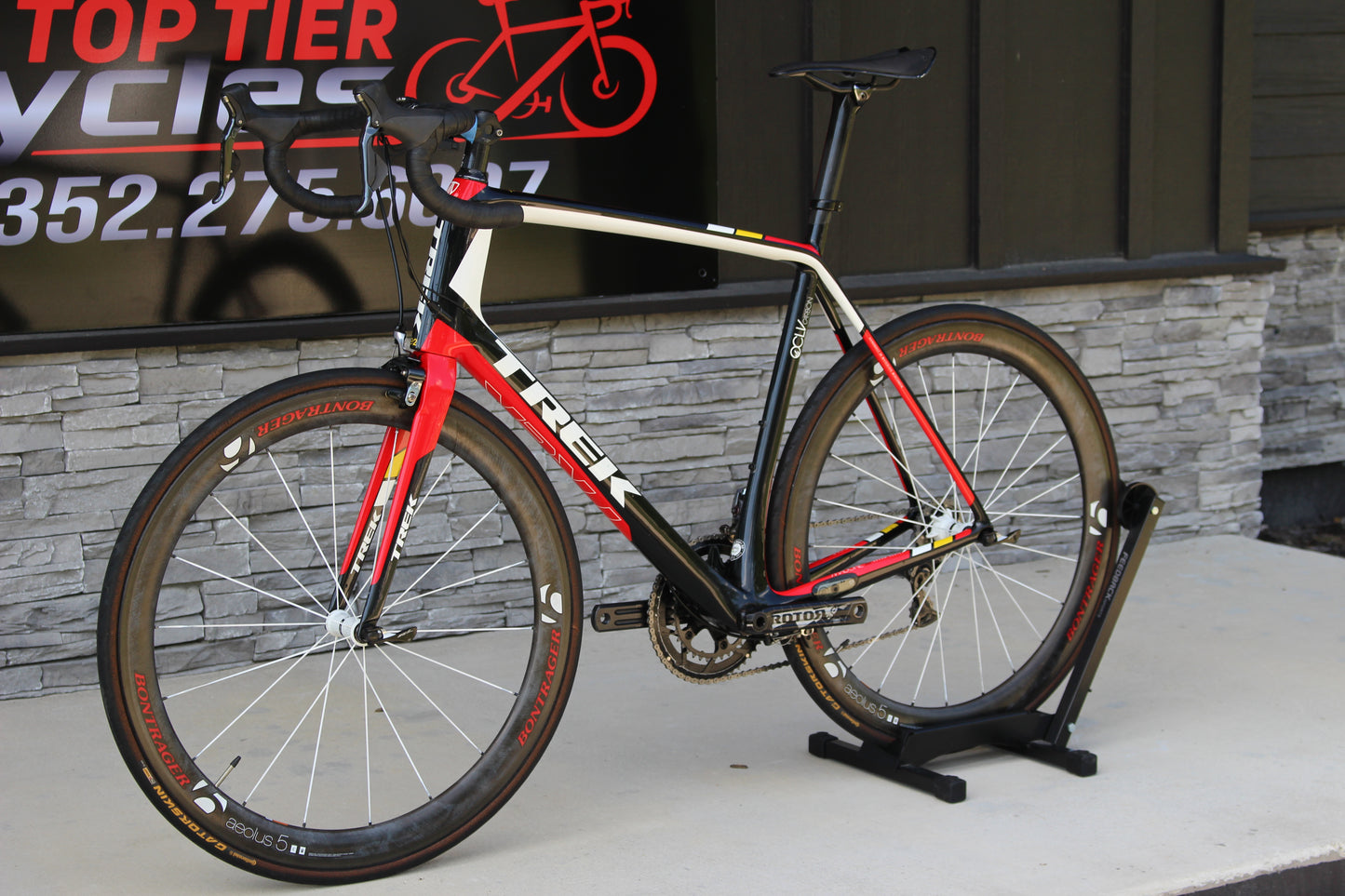 2013 Trek Madone 7.9- Di2- 15lbs- Race Wheels