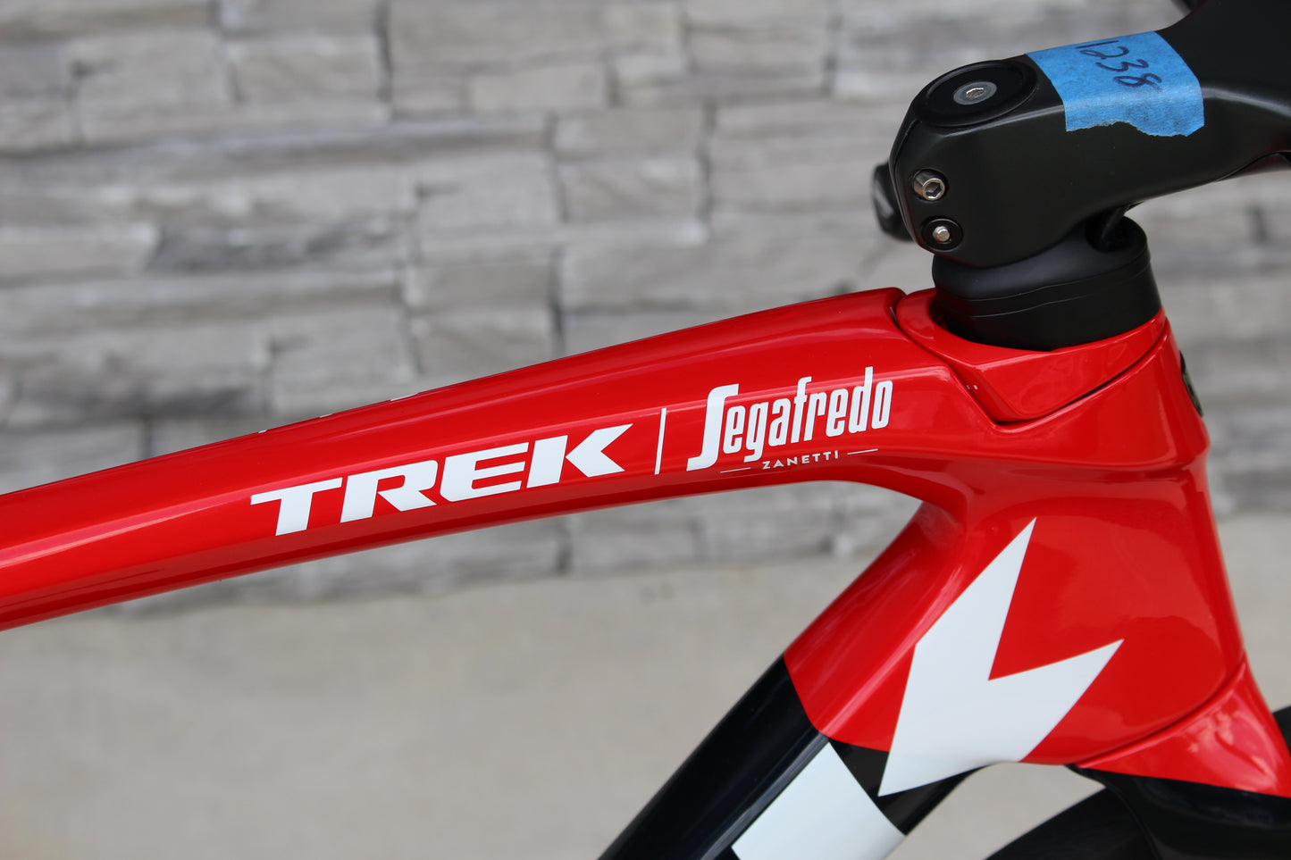 2022 Trek Emonda SLR 7 Disc- Di2 - 15lbs