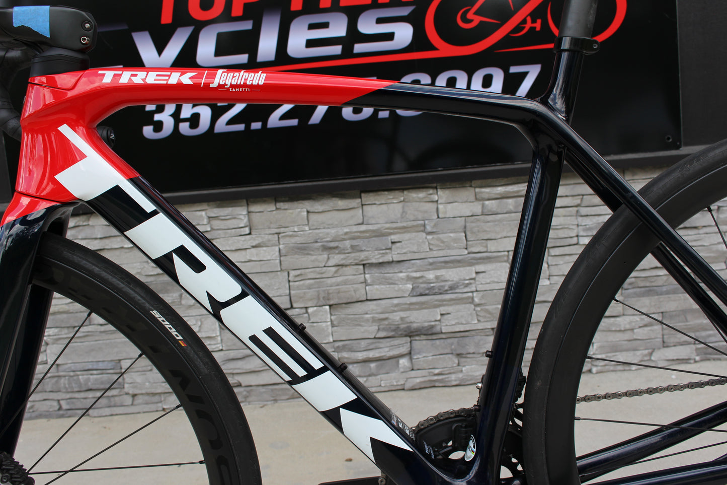 2022 Trek Emonda SLR 7 Disc- Di2 - 15lbs