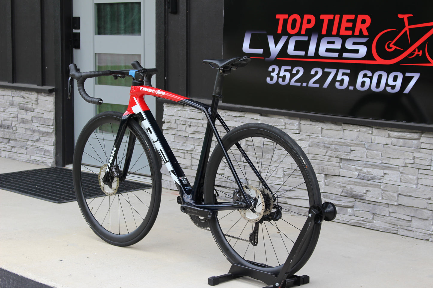 2022 Trek Emonda SLR 7 Disc- Di2 - 15lbs