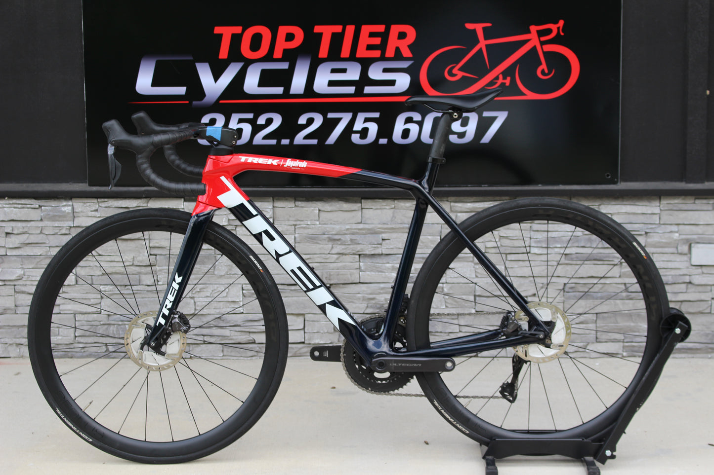 2022 Trek Emonda SLR 7 Disc- Di2 - 15lbs