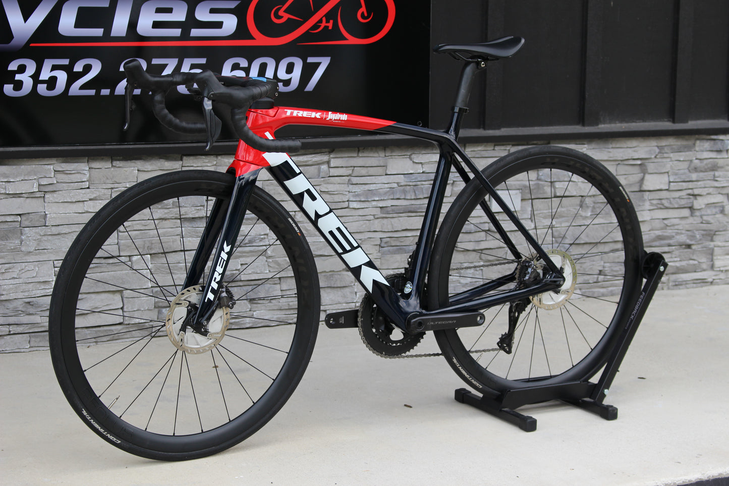 2022 Trek Emonda SLR 7 Disc- Di2 - 15lbs