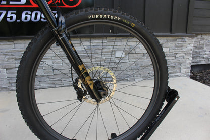 2026 Specialized Levo R Expert- Only 139 miles!- Like new!