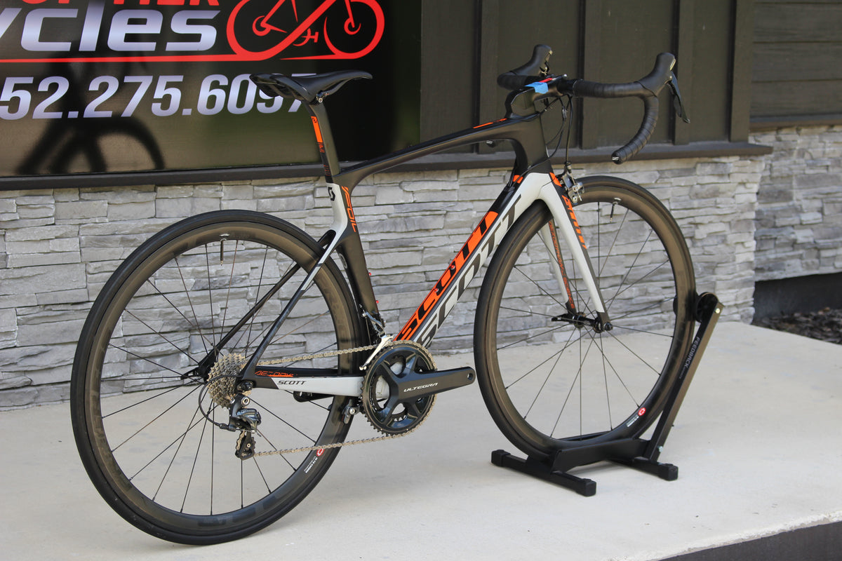 2017 Scott Foil 20- Carbon- Race Wheels- 15 lbs