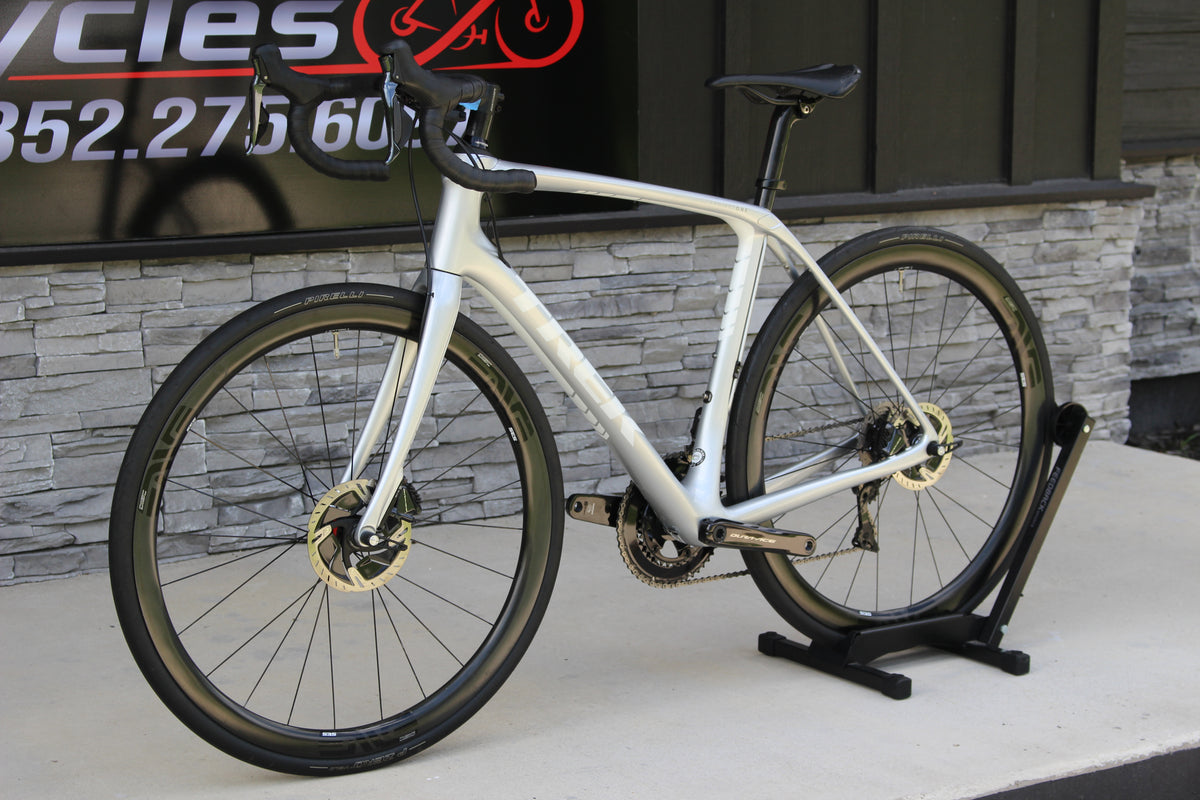 2019 Trek Domane SLR 9 Di2 Disc!- Enve wheels