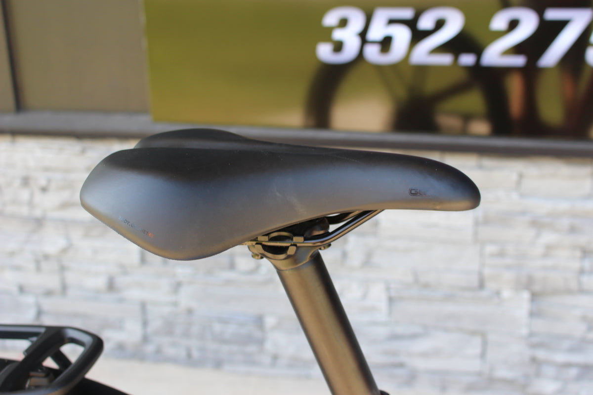 2023 Specialized Turbo Como 3.0 IGH- 244 Miles!- Shop bike!