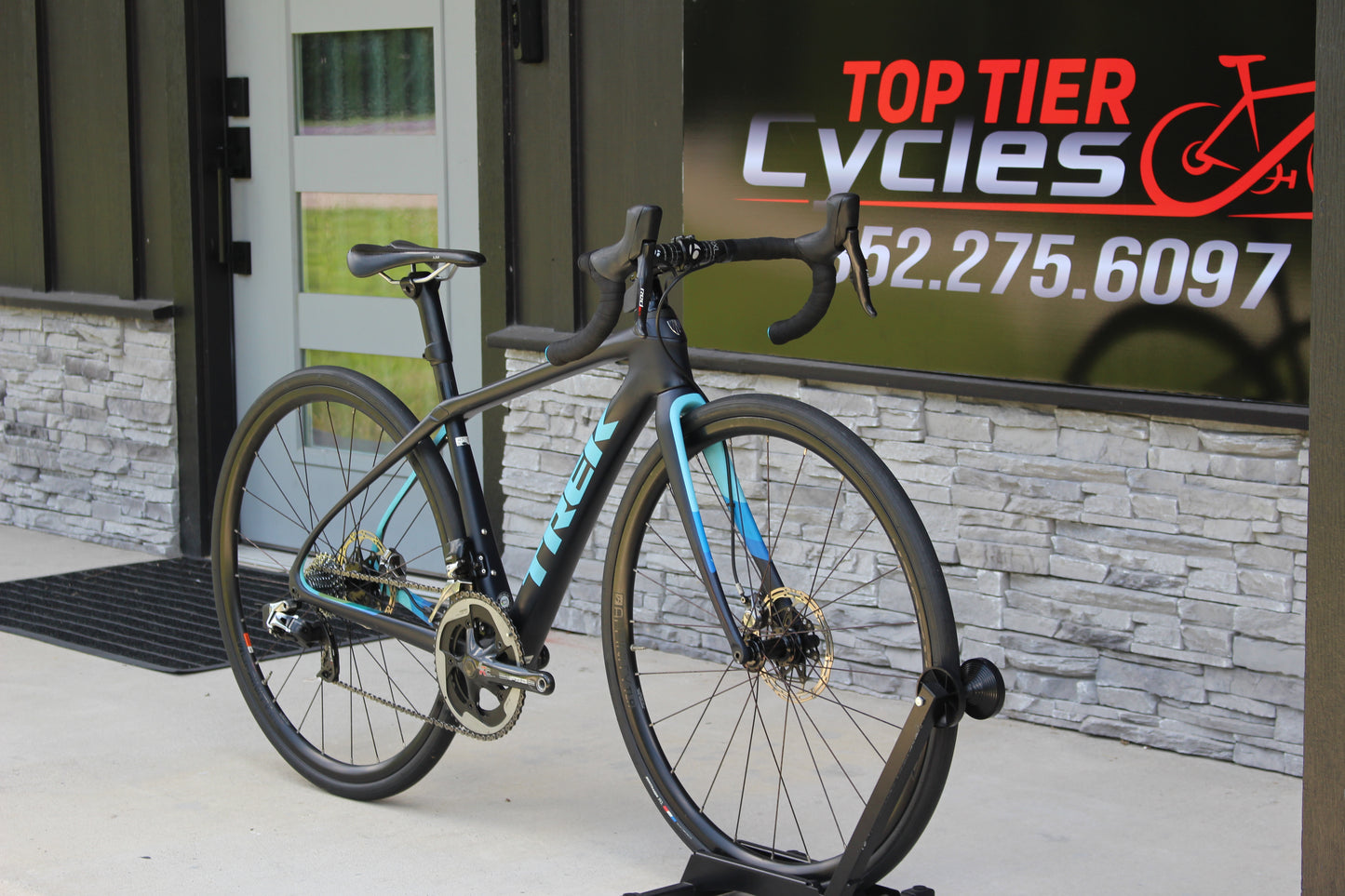 2019 Trek Domane SL 7 Disc!- Red Etap! - 19lbs