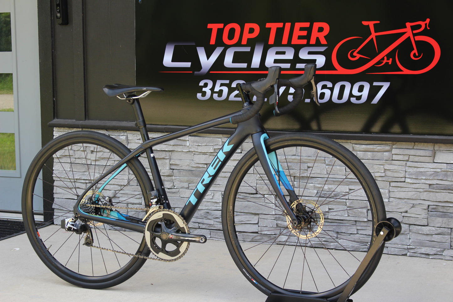 2019 Trek Domane SL 7 Disc!- Red Etap! - 19lbs