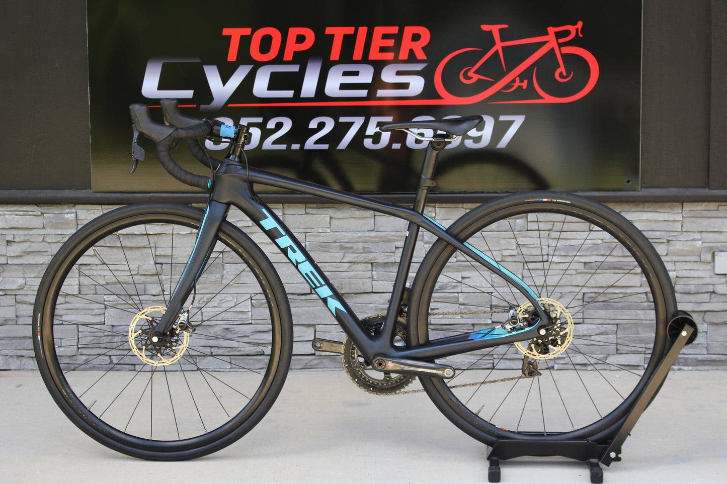 2019 Trek Domane SL 7 Disc!- Red Etap! - 19lbs