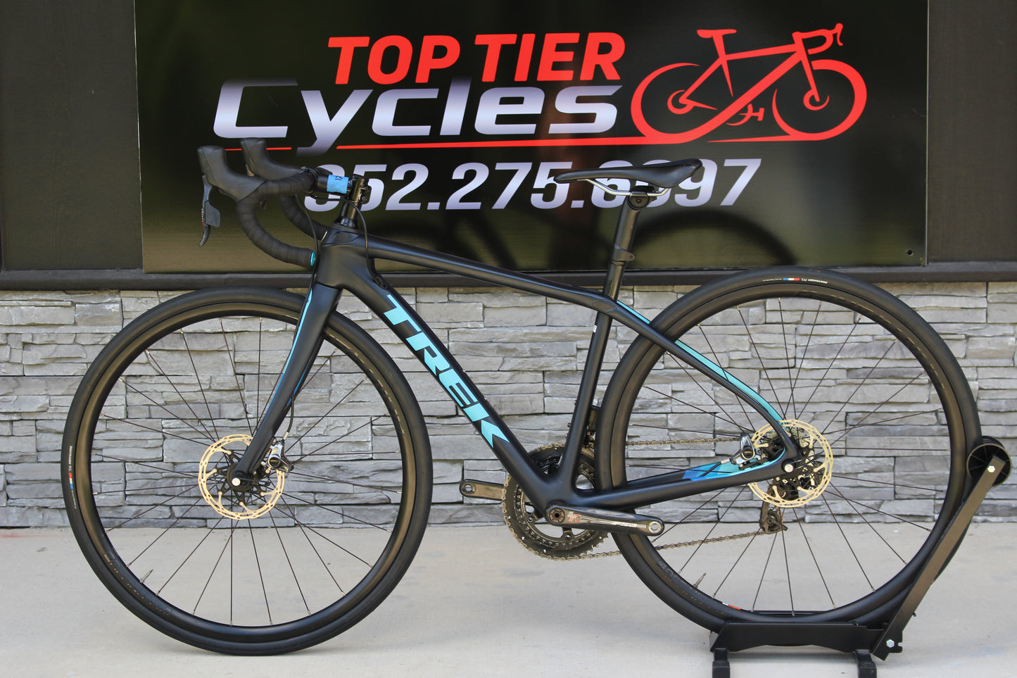 2019 Trek Domane SL 7 Disc!- Red Etap! - 19lbs