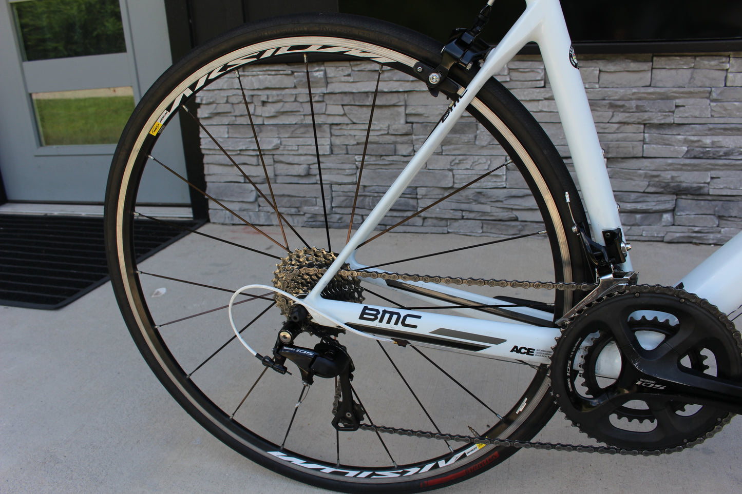 2016 BMC TeamMachine SLR03- 105- 19lbs- Full Carbon