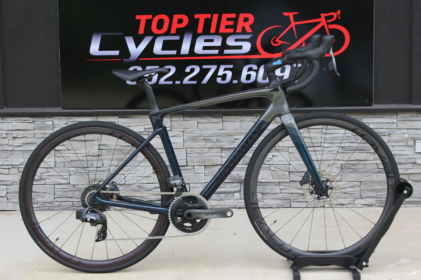 2020 Specialized Roubaix Pro- Force AXS- Disc- 17lbs