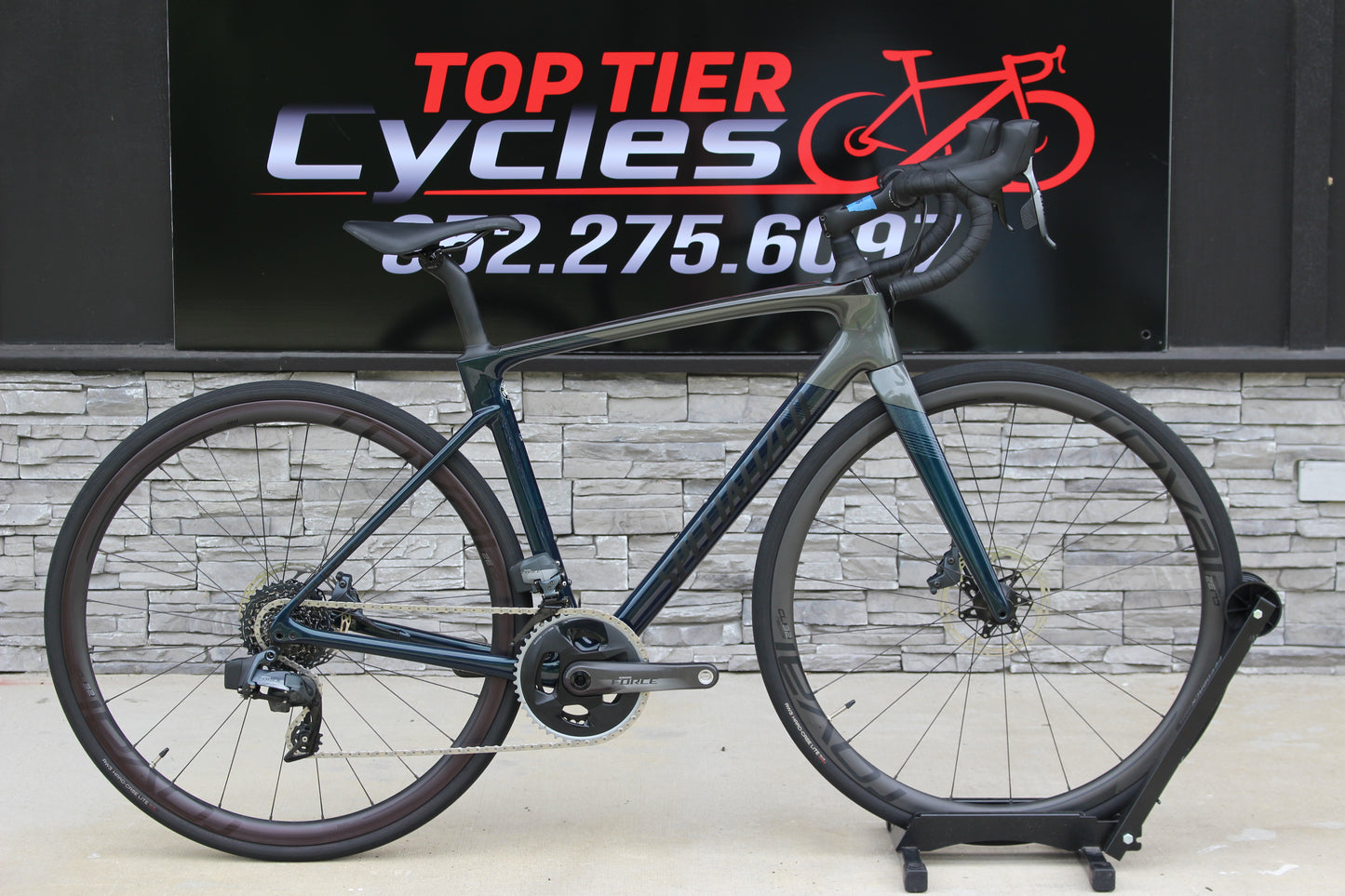 2020 Specialized Roubaix Pro- Force AXS- Disc- 17lbs
