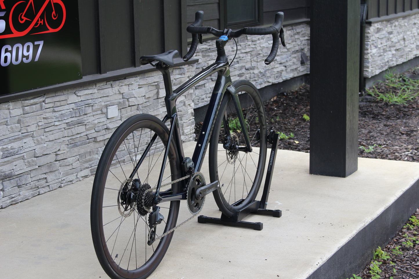 2020 Specialized Roubaix Pro- Force AXS- Disc- 17lbs