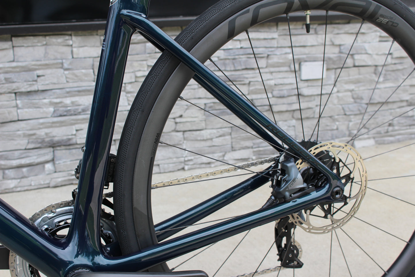 2020 Specialized Roubaix Pro- Force AXS- Disc- 17lbs