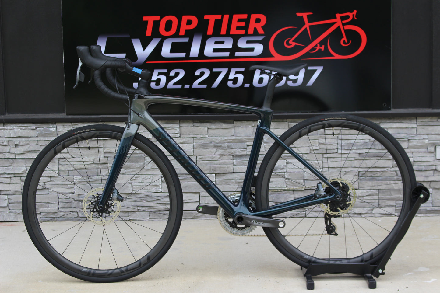 2020 Specialized Roubaix Pro- Force AXS- Disc- 17lbs
