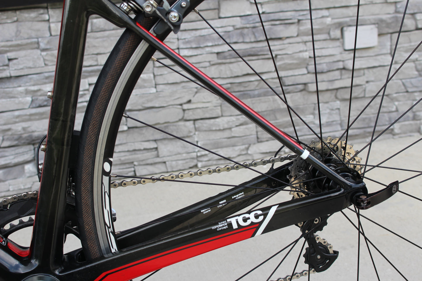 2012 BMC Teammachine SLR01- Ultegra Di2- 17 lbs