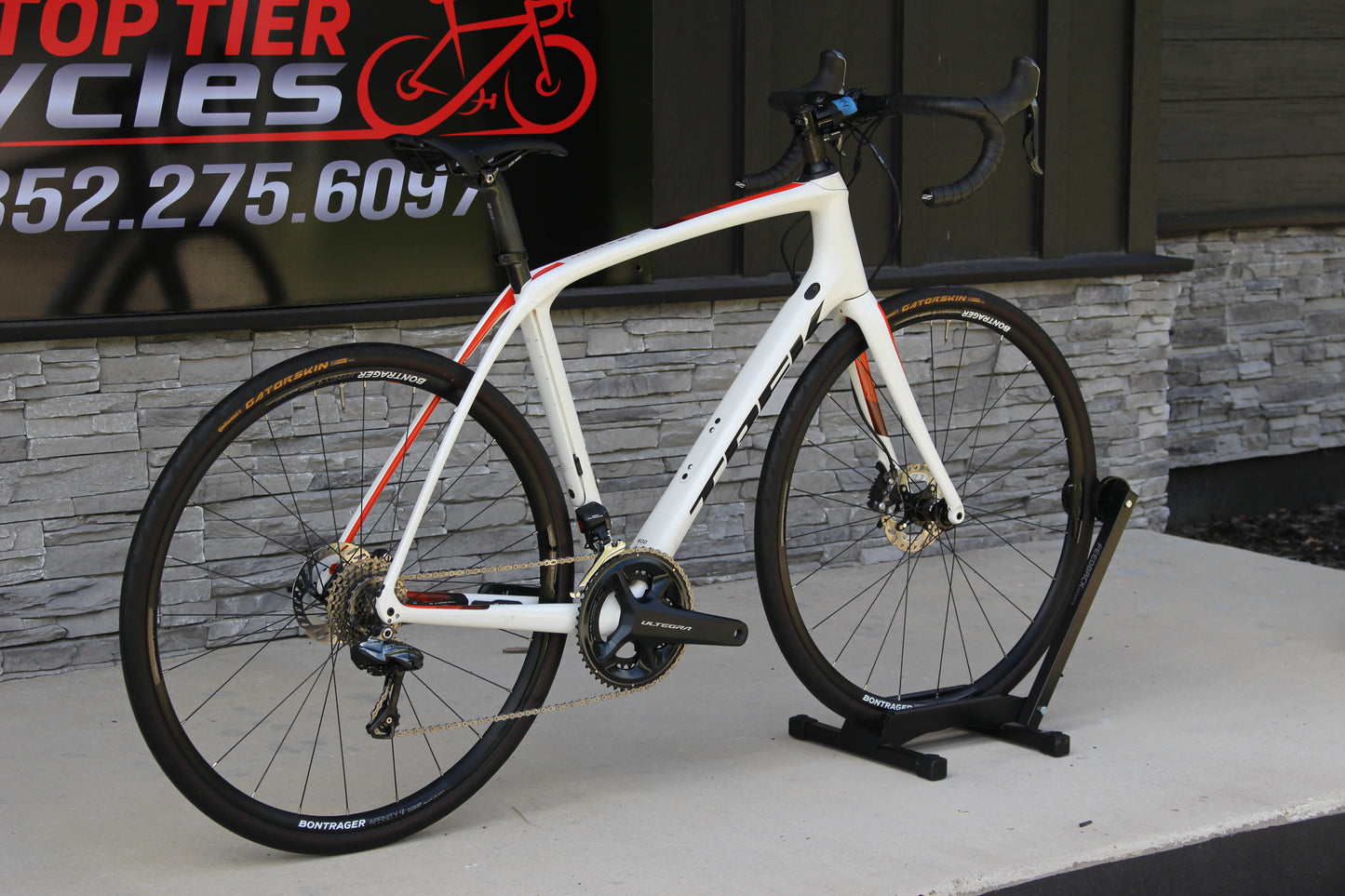 2017 Trek Domane SLR 7 Disc-18lbs- Ultegra Di2