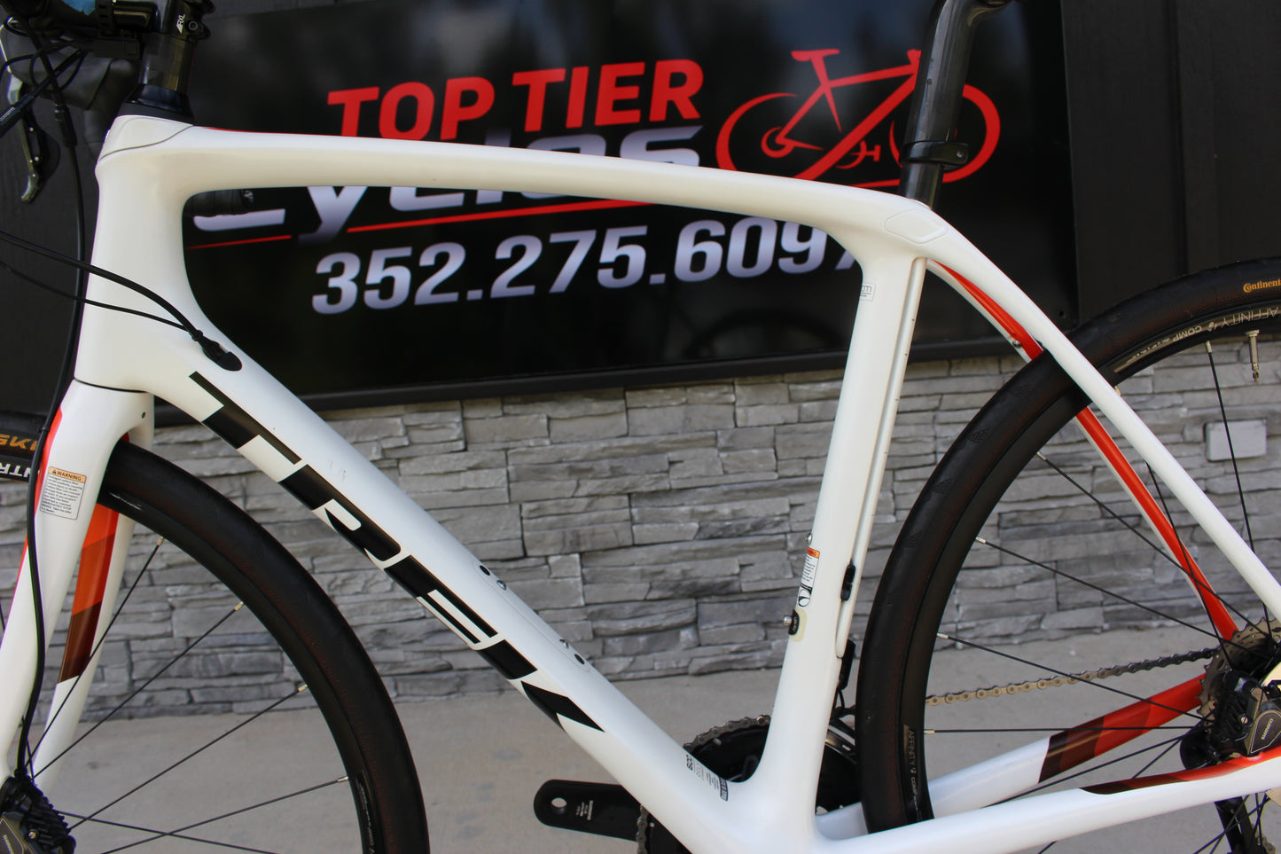 2017 Trek Domane SLR 7 Disc-18lbs- Ultegra Di2