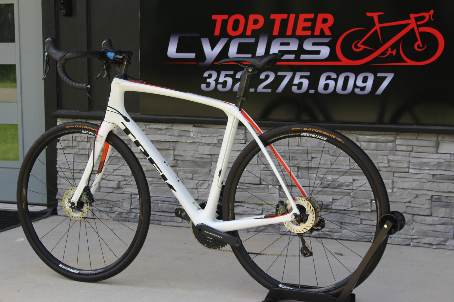 2017 Trek Domane SLR 7 Disc-18lbs- Ultegra Di2