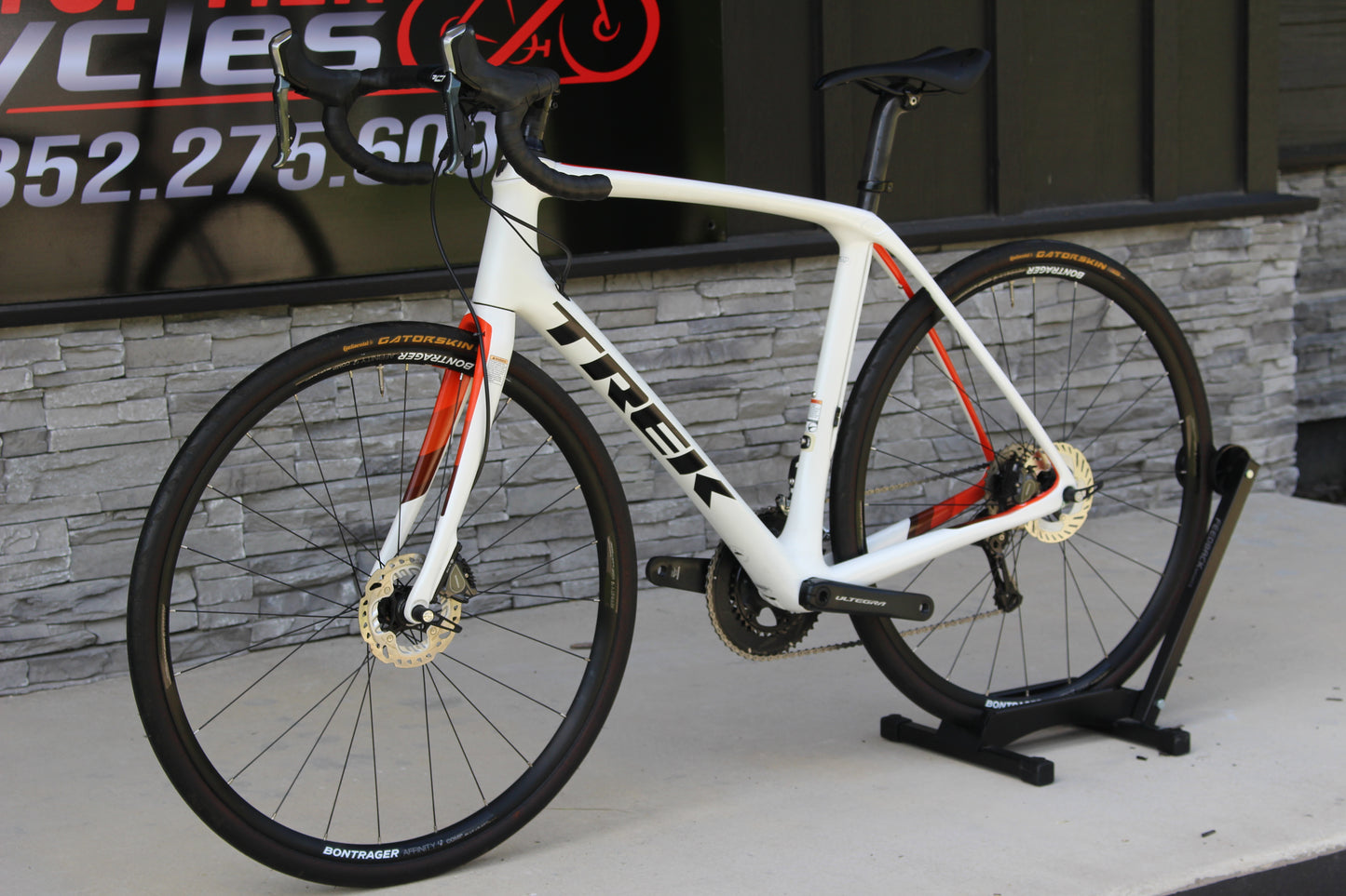 2017 Trek Domane SLR 7 Disc-18lbs- Ultegra Di2