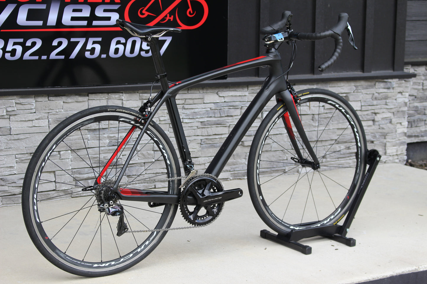 2017 Trek Domane SLR 8- 16lbs- Dura-Ace- CLEAN