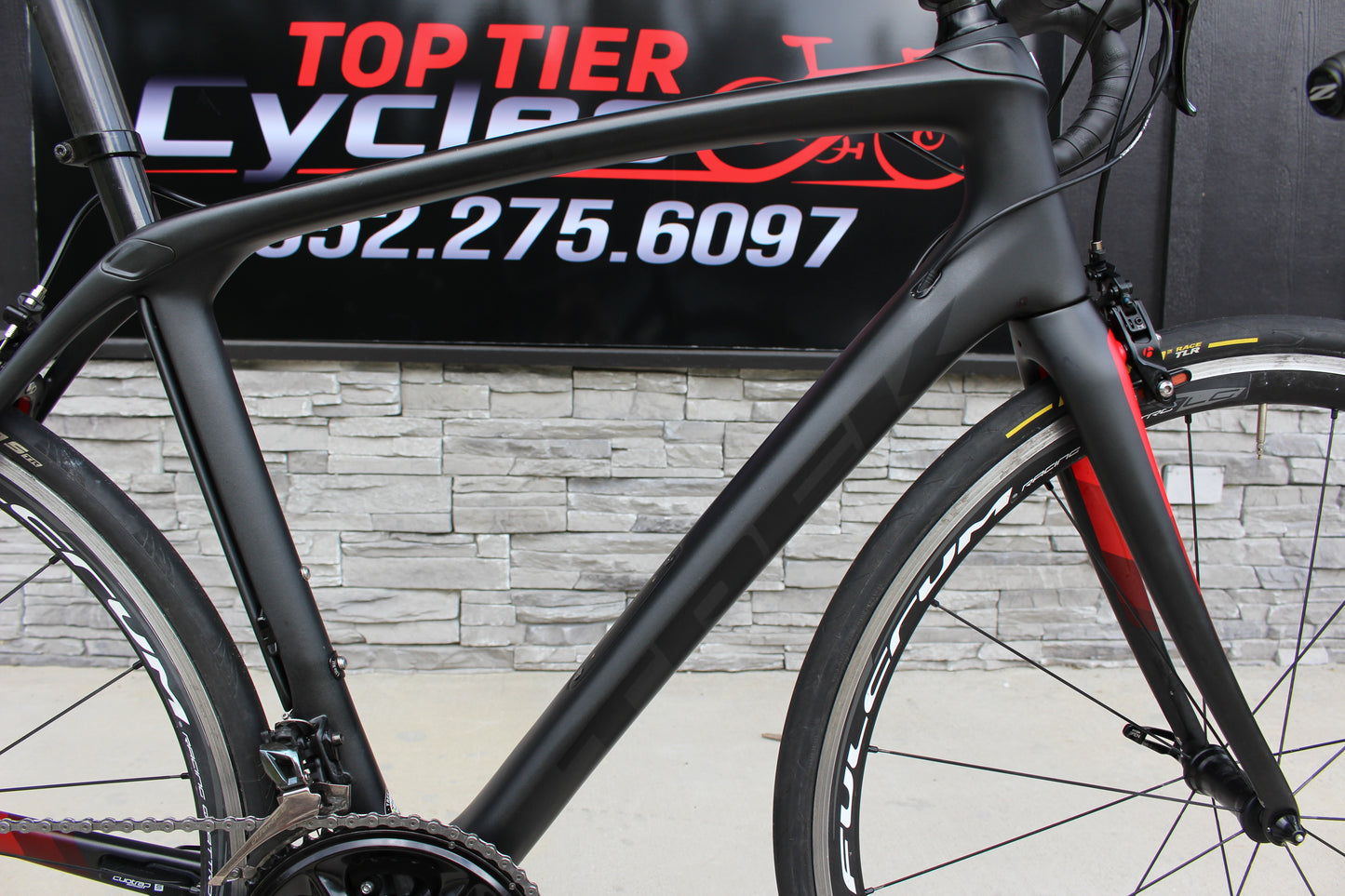 2017 Trek Domane SLR 8- 16lbs- Dura-Ace- CLEAN