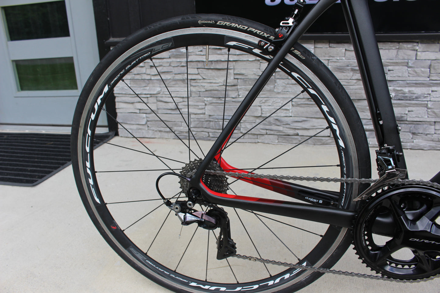 2017 Trek Domane SLR 8- 16lbs- Dura-Ace- CLEAN