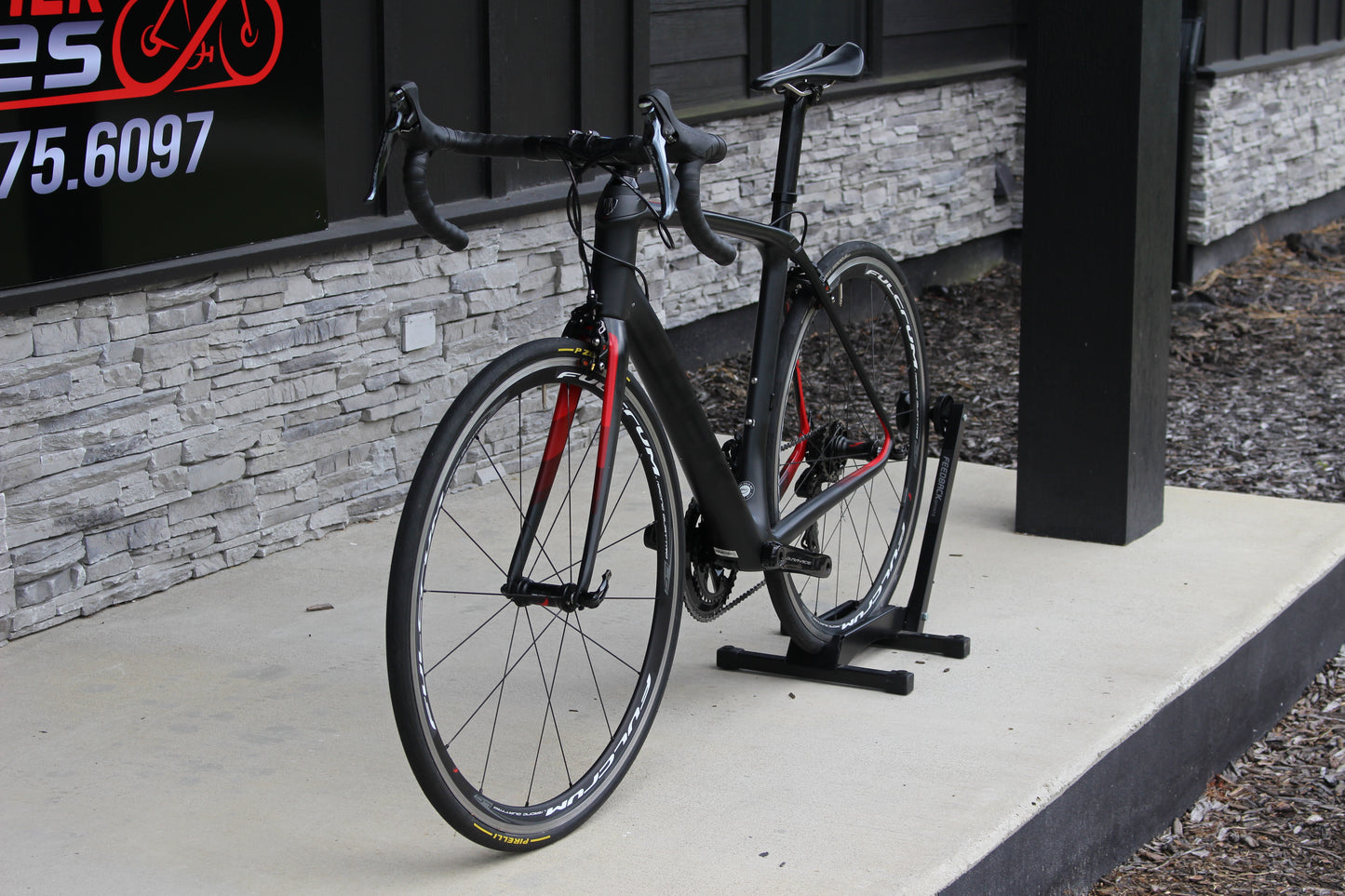 2017 Trek Domane SLR 8- 16lbs- Dura-Ace- CLEAN