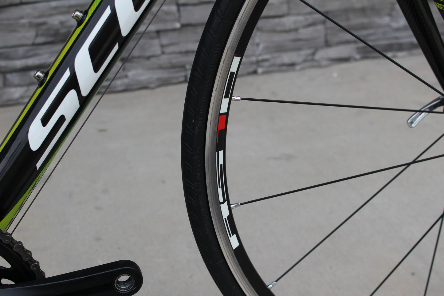 2013 Scott CR1 Team - Full Carbon Roadie
