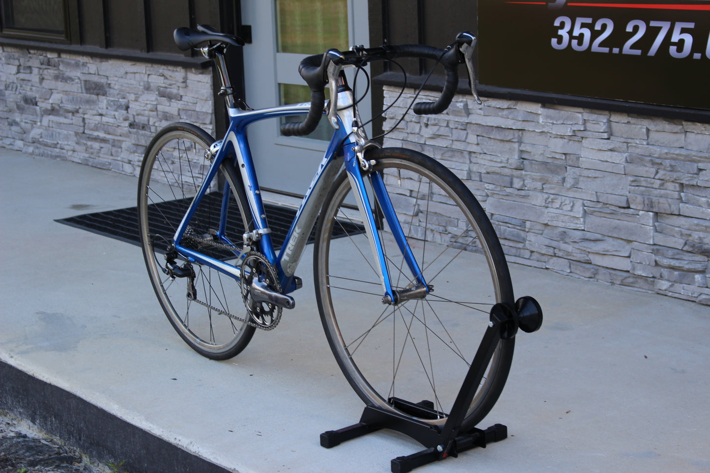 2009 Trek Madone 5.2 - Full Carbon Roadie - 16lbs