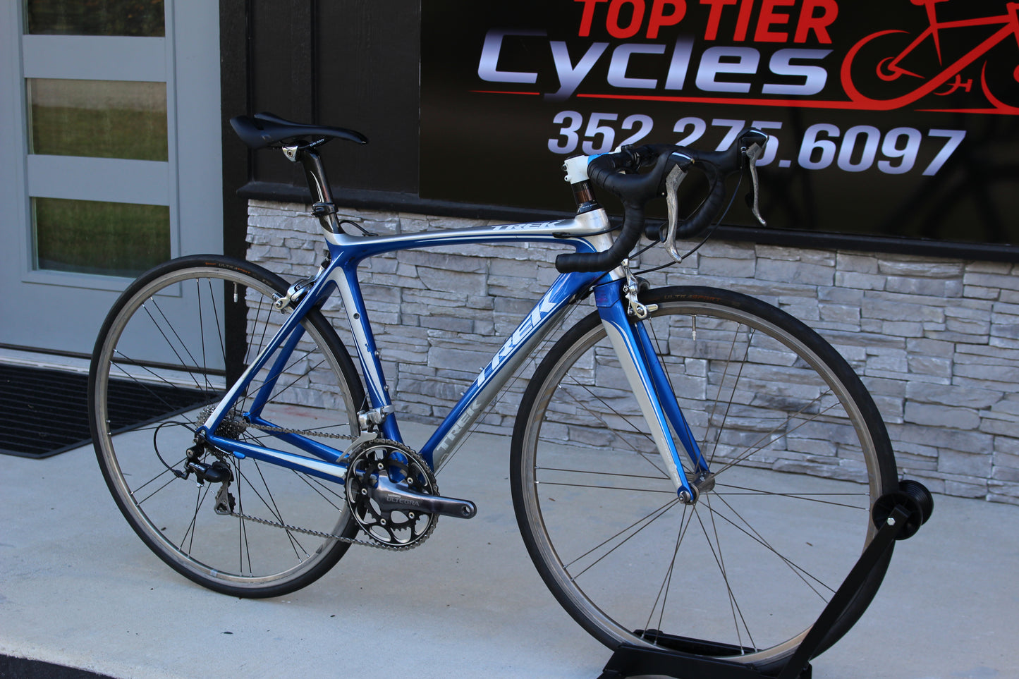 2009 Trek Madone 5.2 - Full Carbon Roadie - 16lbs