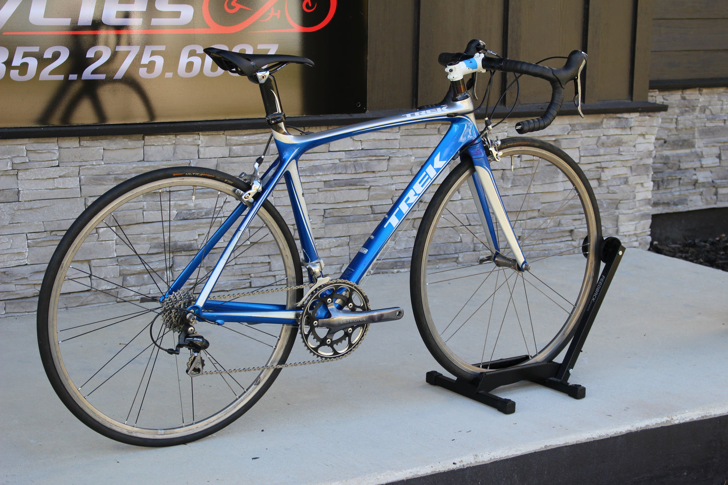 2009 Trek Madone 5.2 - Full Carbon Roadie - 16lbs