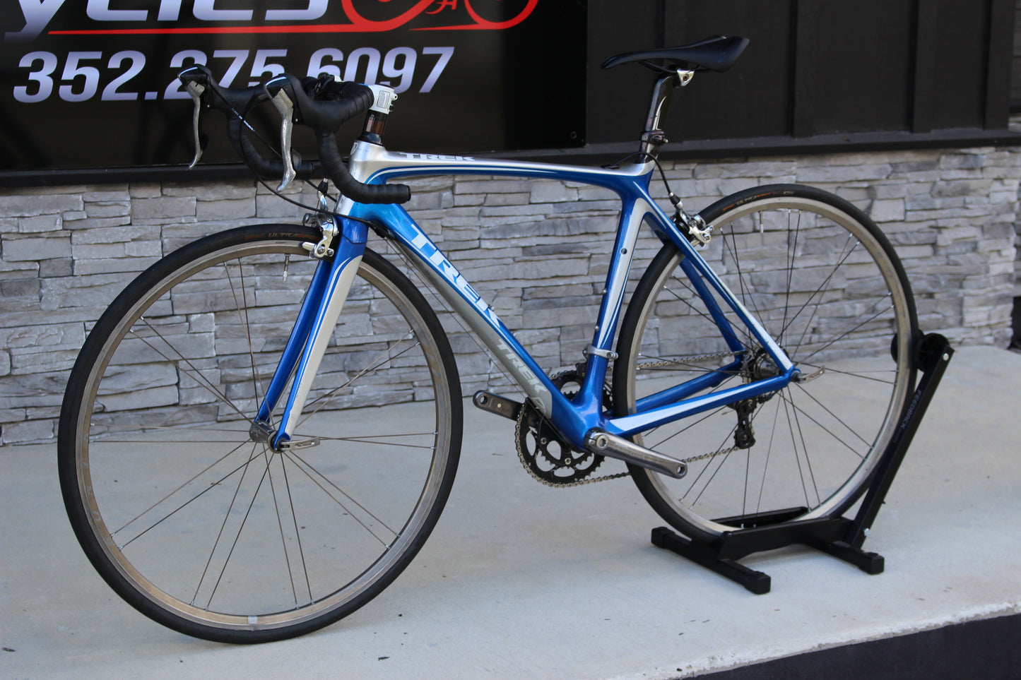 2009 Trek Madone 5.2 - Full Carbon Roadie - 16lbs