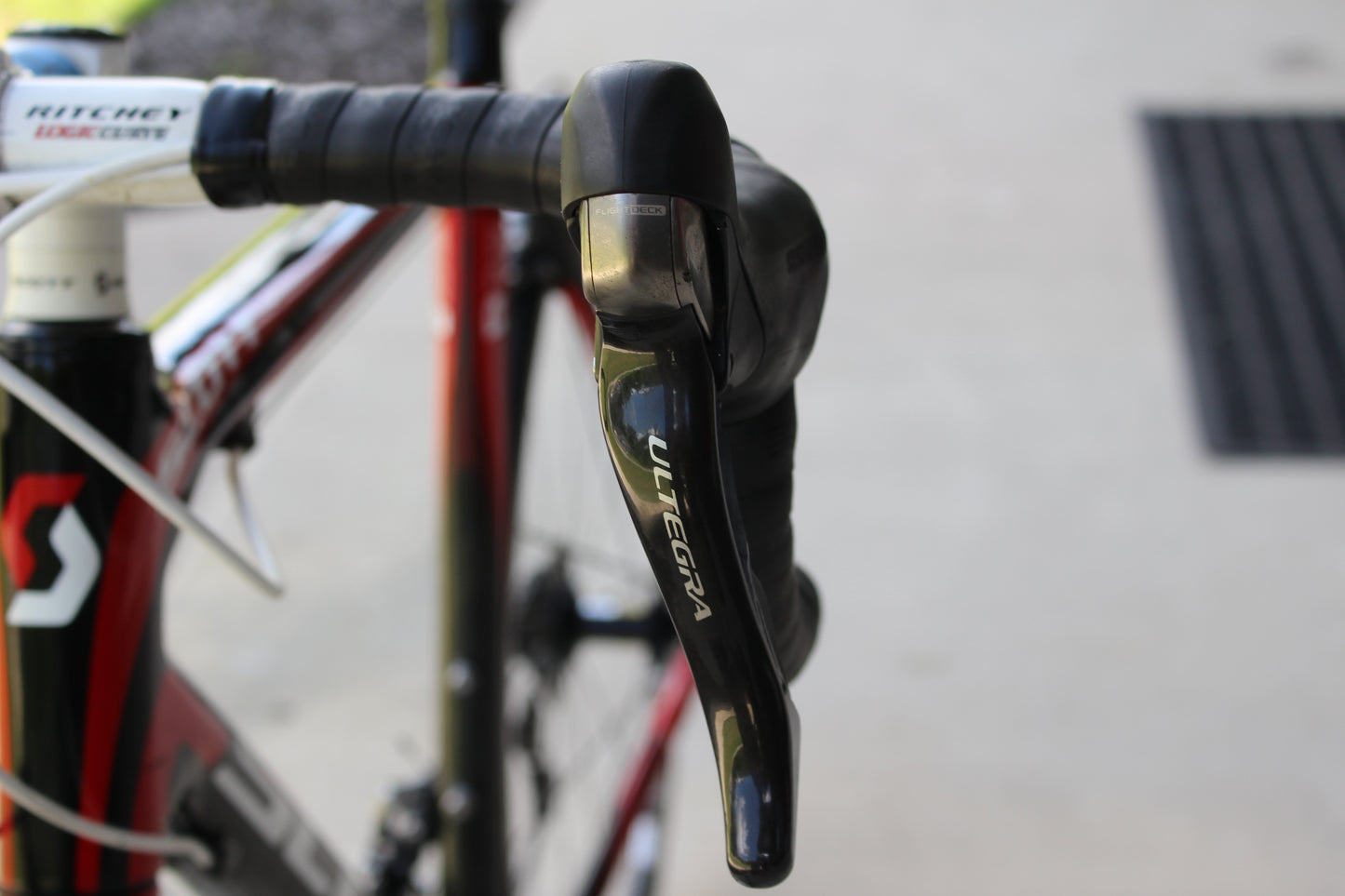 2011 Scott Addict R2- 15lbs- Ultegra