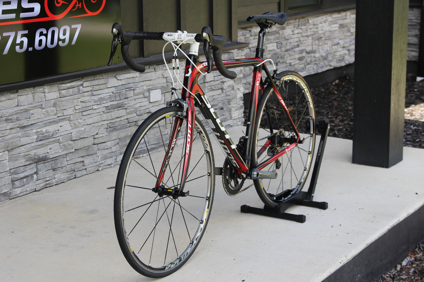 2011 Scott Addict R2- 15lbs- Ultegra